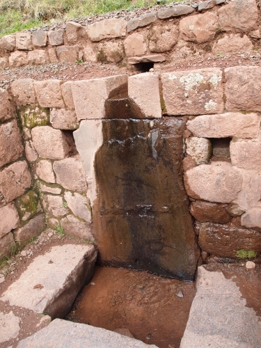 ピサック遺跡　インカのトイレ