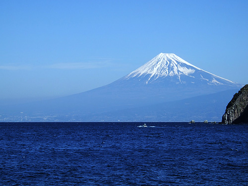 くっきりすっきり春富士山！