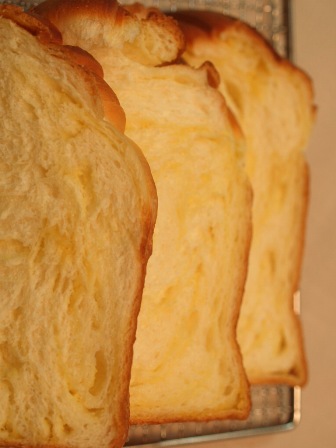 折り込みパン　カット