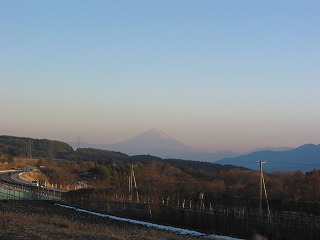 0119風か近くの富士山