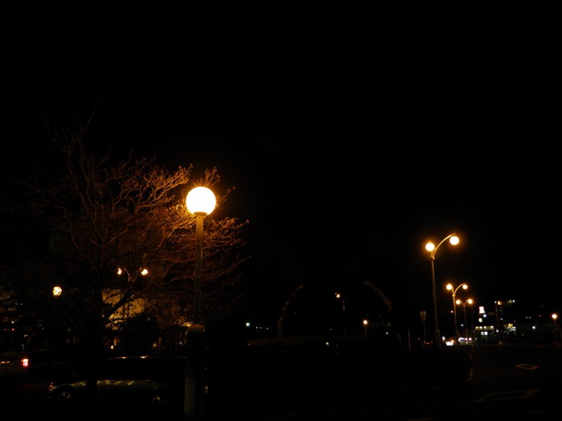 駅前の夜景